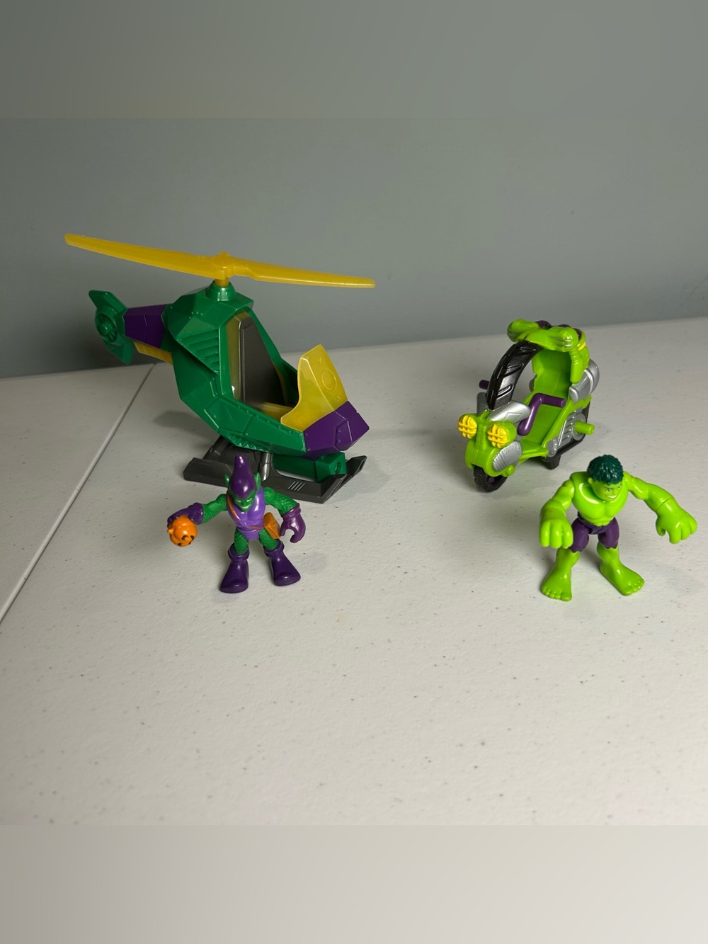 Playskool Heroes Marvel Bundle Hulk Tread Racer Green Goblin Helicopter